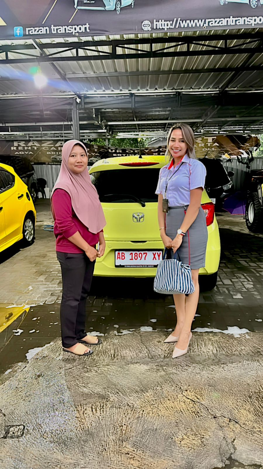 Penyerahan Honda Brio kepada Mba Nurul oleh Betty Honda Jogja